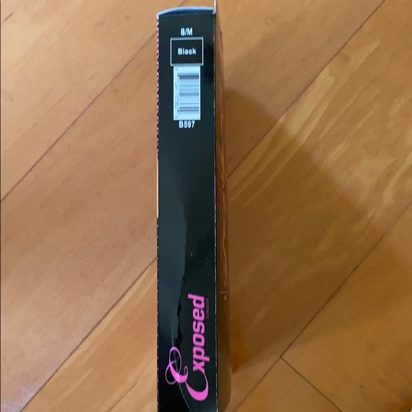 Crop top and shorts - Picture 2 of 5